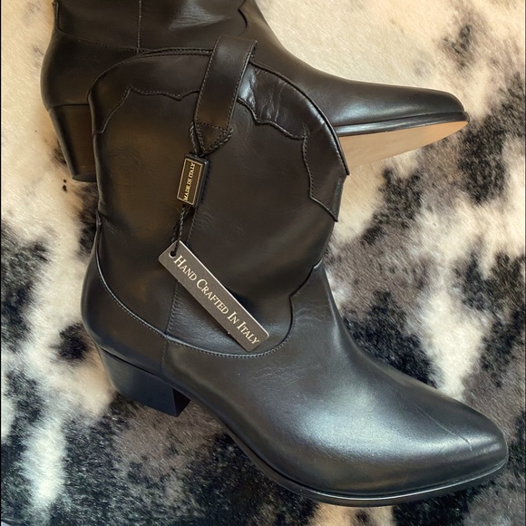 Vero Cuoio Shoes - Black leather short cowboy boots. Made in Italy. Never worn